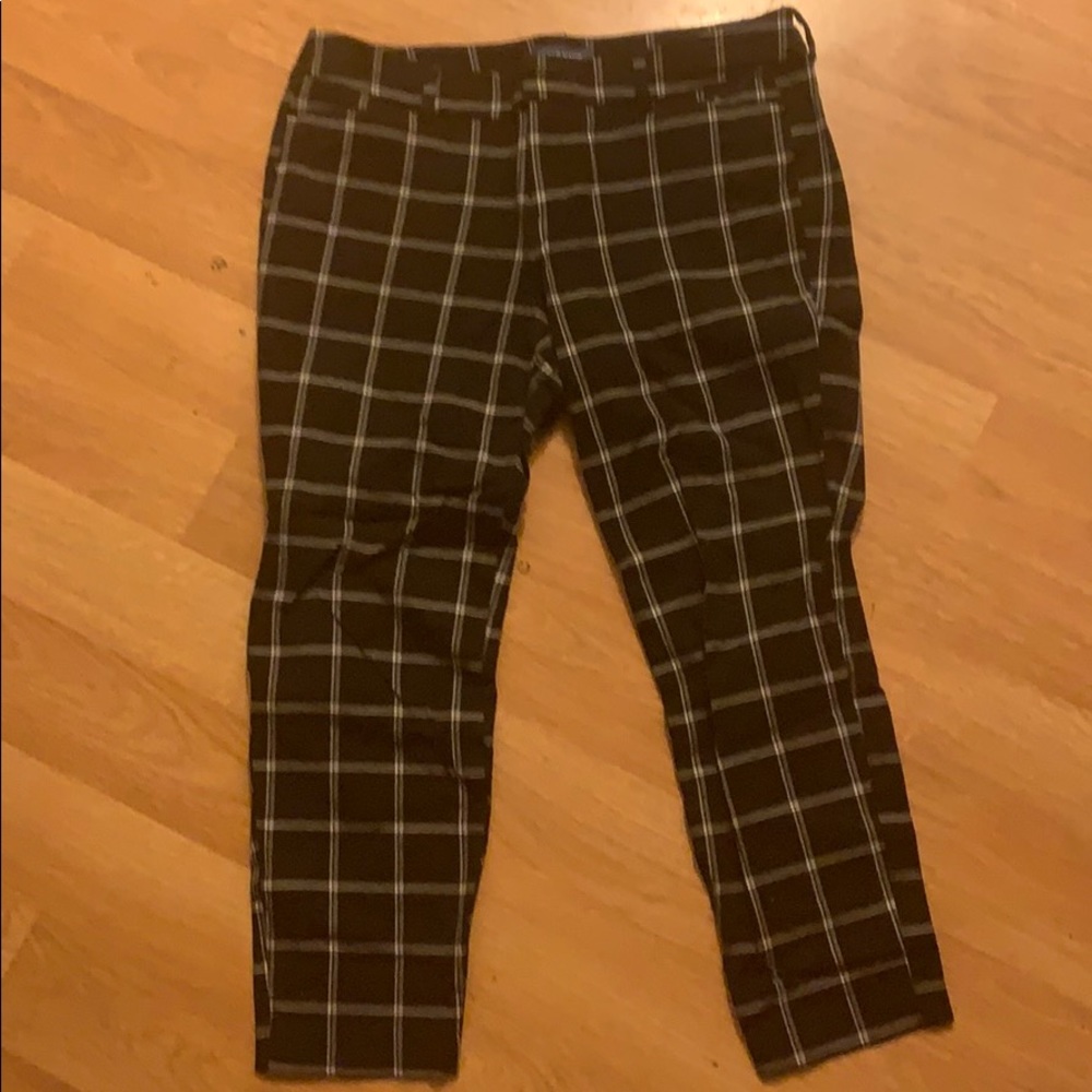 Mid Rise Pixie Pant